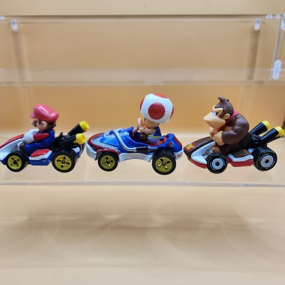 2018 Hot Wheels Mario Kart 1:64 Die-Cast Cars Donkey Kong Mario Toad Nintendo - Picture 2 of 6